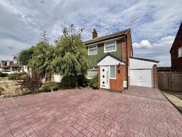 House for sale in Barwick in Elmet, Leeds