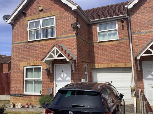 House for sale in Slack Side, West Yorkshire