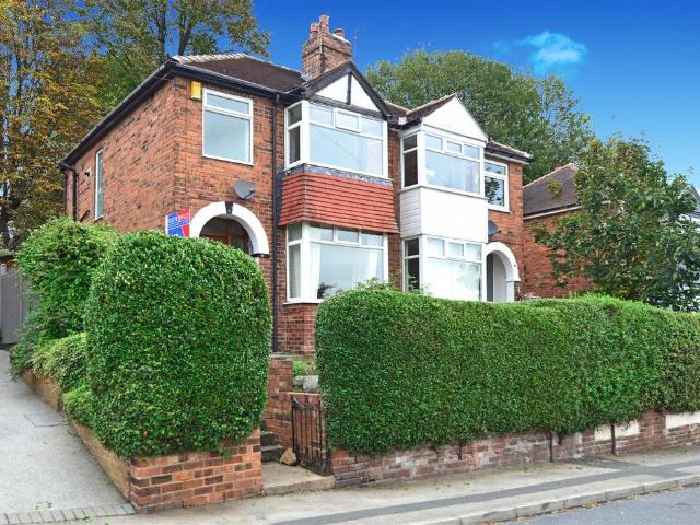House for sale in Wortley, West Yorkshire