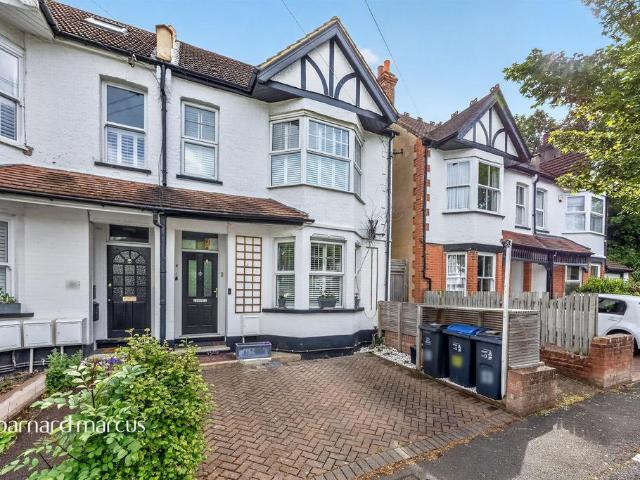 House for sale in London Borough of Croydon, Sanderstead