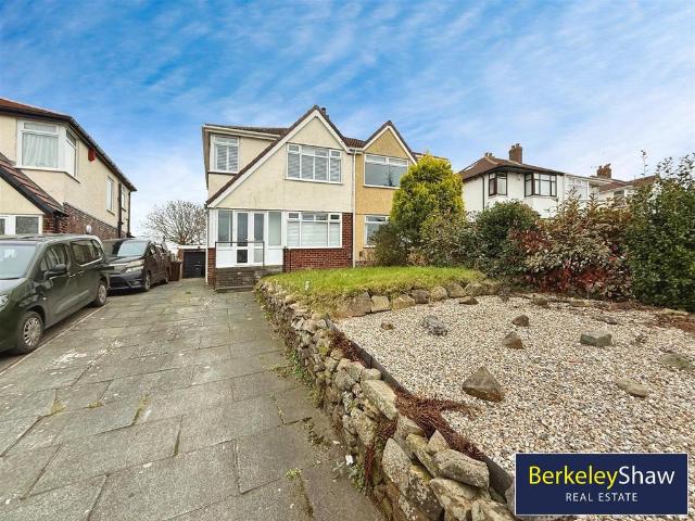 House for sale in Maghull, Kennessee Green