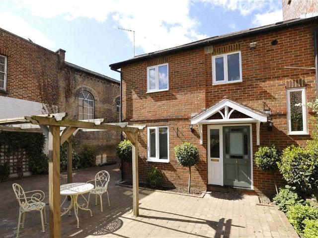 House for sale in London Borough of Merton, Raynes Park