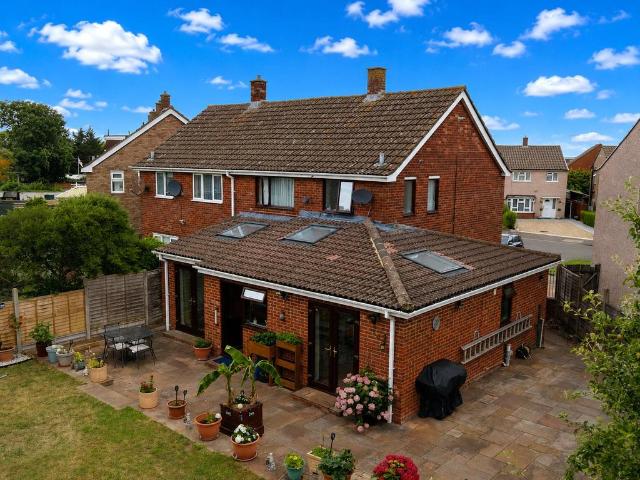House for sale in Lewsey Farm, Luton