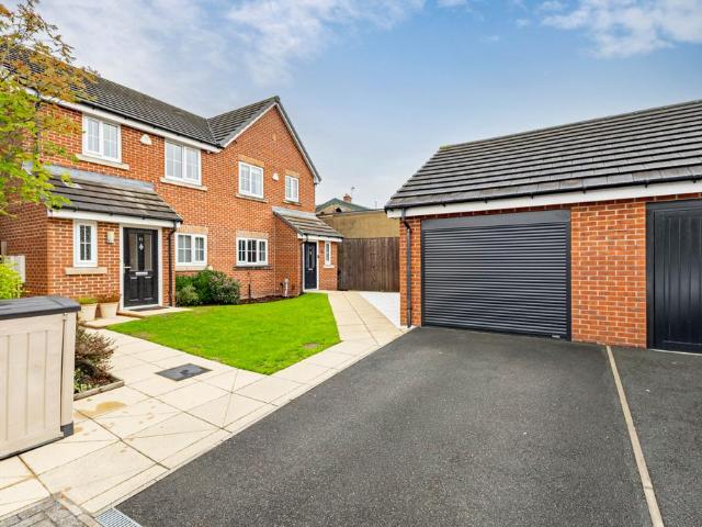 House for sale in West Ardsley, East Ardsley