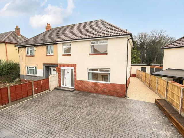 House for sale in Oulton, West Yorkshire