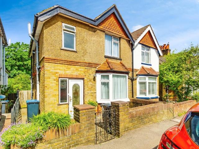 House for sale in Hillview, Surrey
