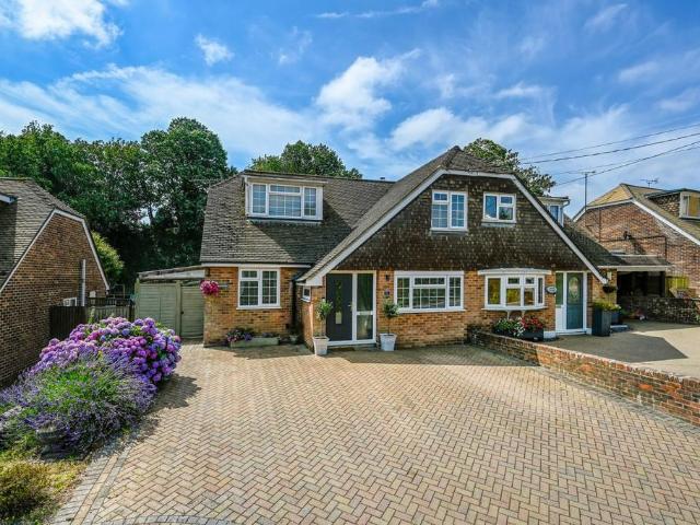 House for sale in Brabourne Lees, Bridgefield