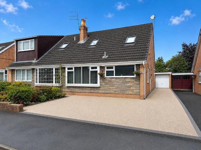 House for sale in Sharoe Green, Higher Bartle