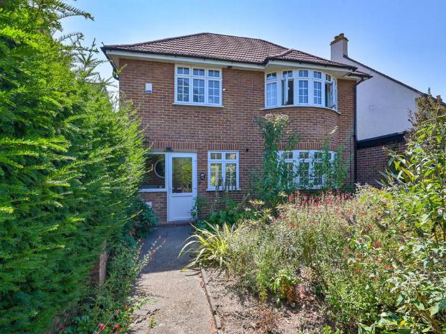 House for sale in Hampton Hill, Greater London
