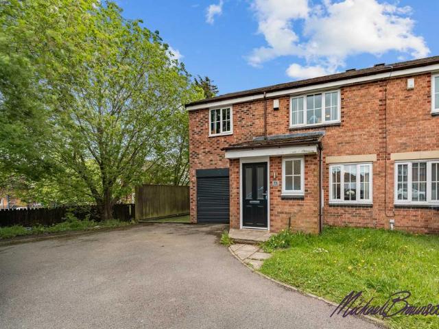House for sale in Slack Side, West Yorkshire