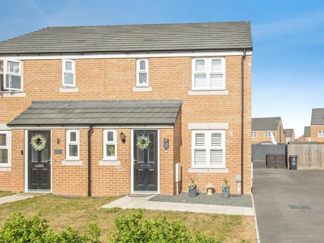 House for sale in Dale Hill, Essex
