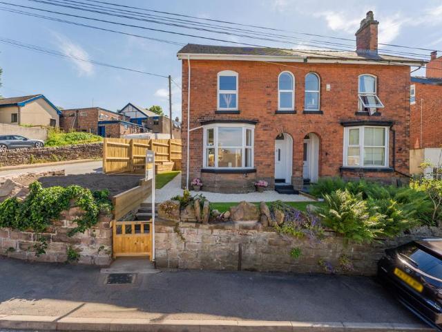 House for sale in Hurdsfield, Macclesfield