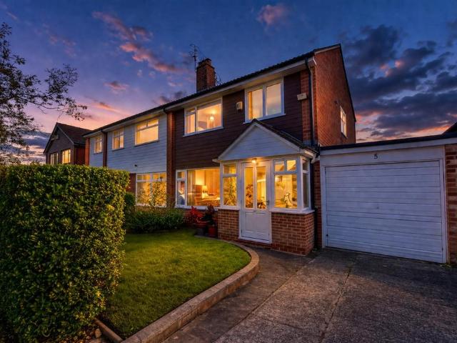 House for sale in Cheadle Hulme, Greater Manchester