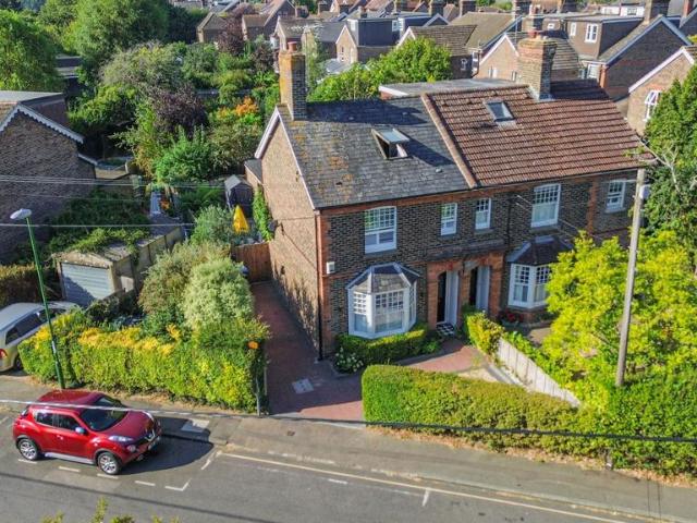 House for sale in Perryfields, West Sussex