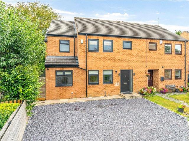 House for sale in Ben Rhydding, Bradford