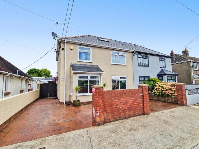 House for sale in Porthcawl, Newton