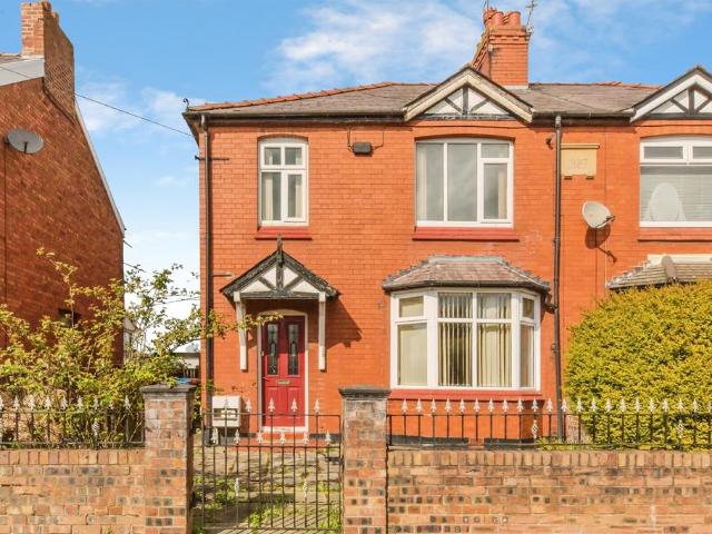 House for sale in Wharton, Winsford