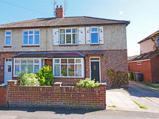 House for sale in High Field, York