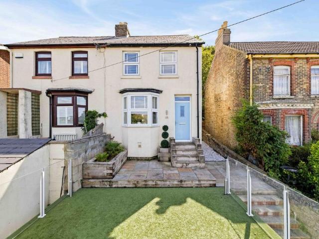 House for sale in Ash, Kent