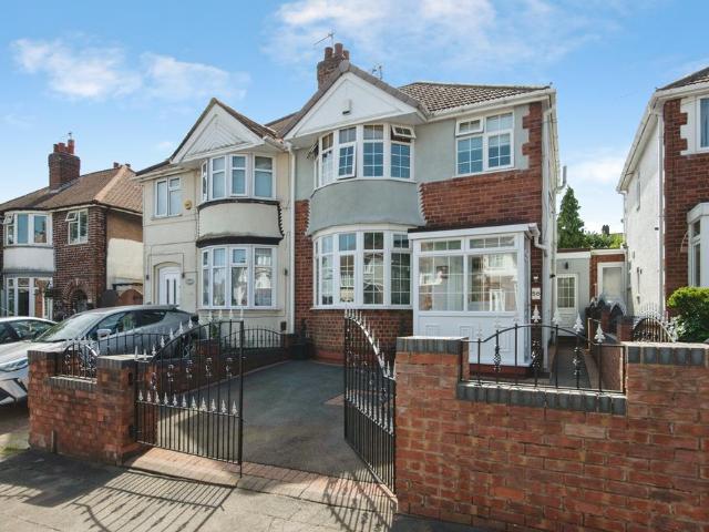House for sale in Woodsetton, Coseley