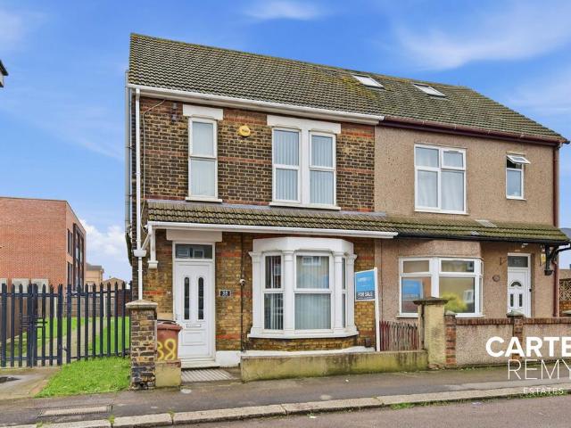 House for sale in Tilbury, Essex