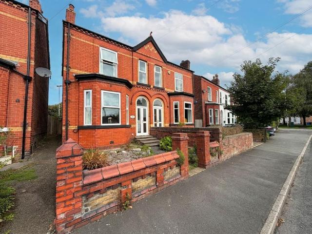 House for sale in Roe Green, Salford