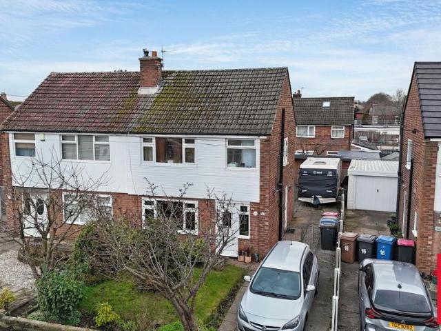 House for sale in Higher Irlam, Salford
