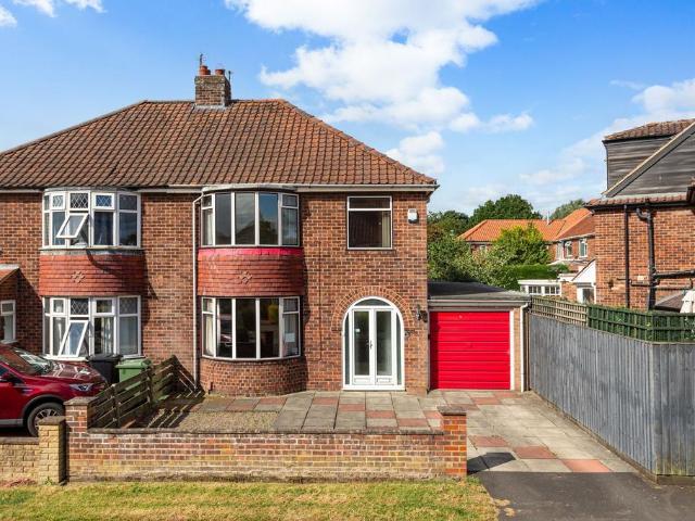 House for sale in High Field, York