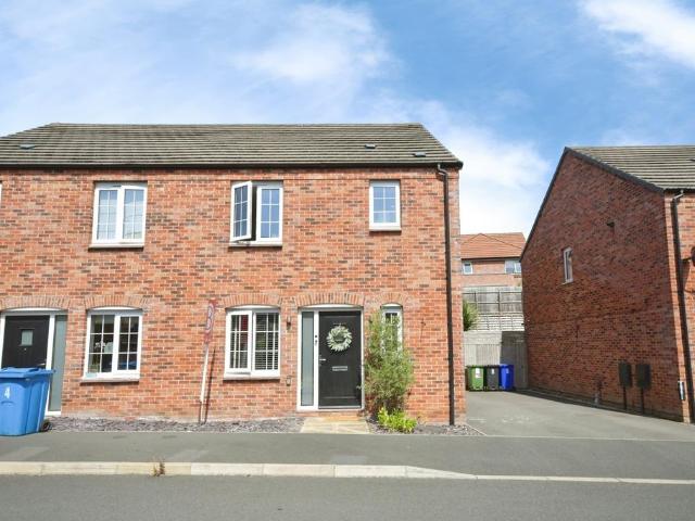 House for sale in Loundsley Green, East Midlands