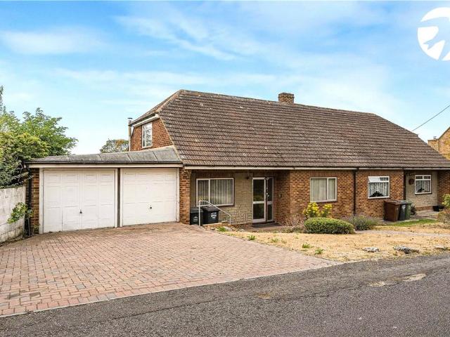 House for sale in Swanscombe and Greenhithe, Monks Orchard