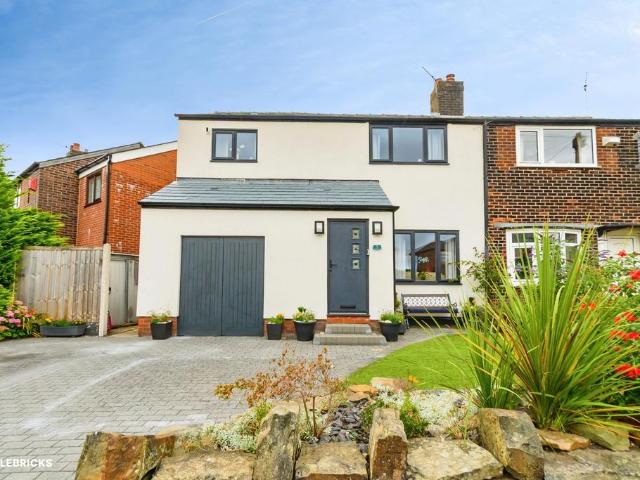 House for sale in Trub, Burnedge