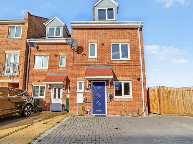 House for sale in Stoke Heath, Coventry