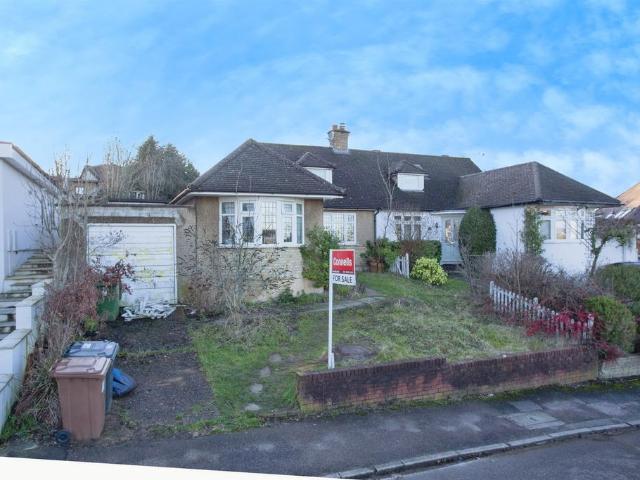 House for sale in Bushey, Bushey Heath