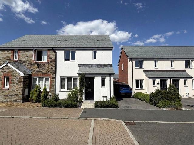 House for sale in Lamellion, Cornwall
