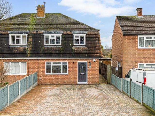 House for sale in Kings Hill, Colliers End