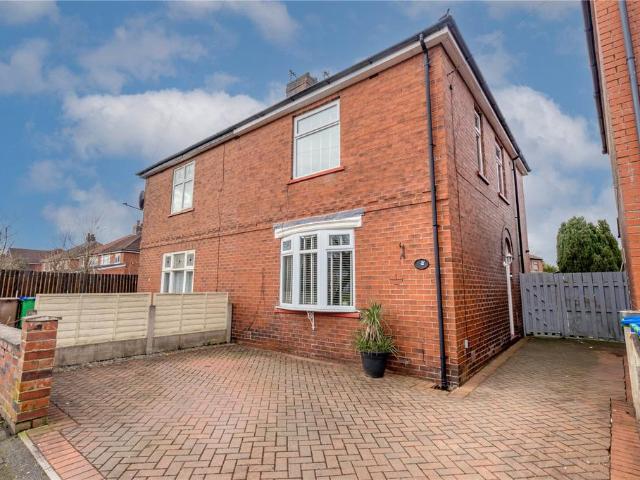 House for sale in Firgrove, Burnedge