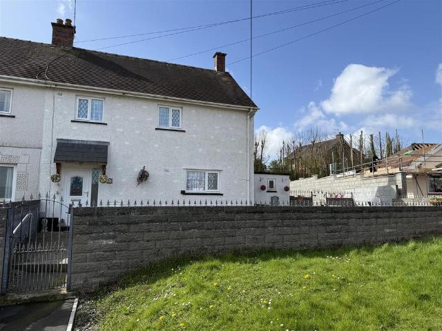 House for sale in Capel, Felinfoel