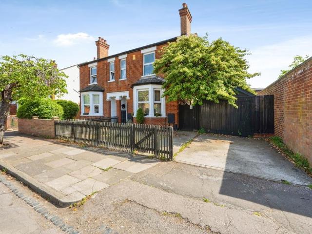 House for sale in Castle, Bedford