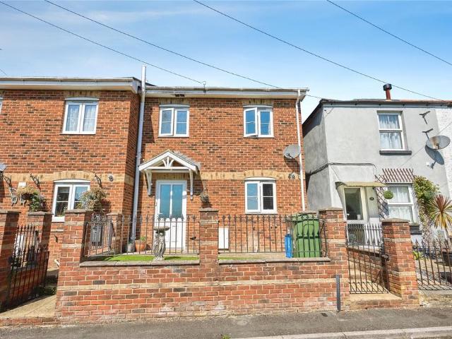 House for sale in Oakfield, Ryde