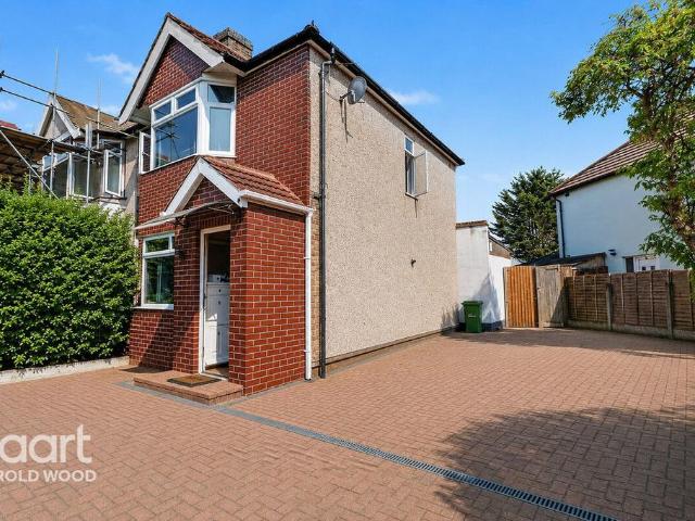 House for sale in Harold Hill, Greater London