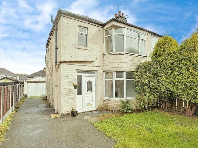 House for sale in Farsley, West Yorkshire