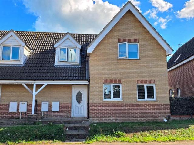 House for sale in Bradwell, Great Yarmouth