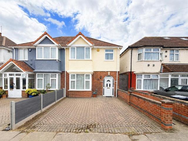 House for sale in London Borough of Hounslow, Greater London