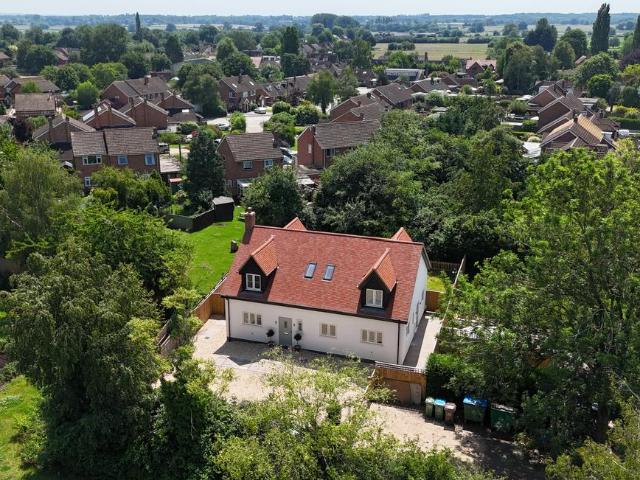 House for sale in Ickford