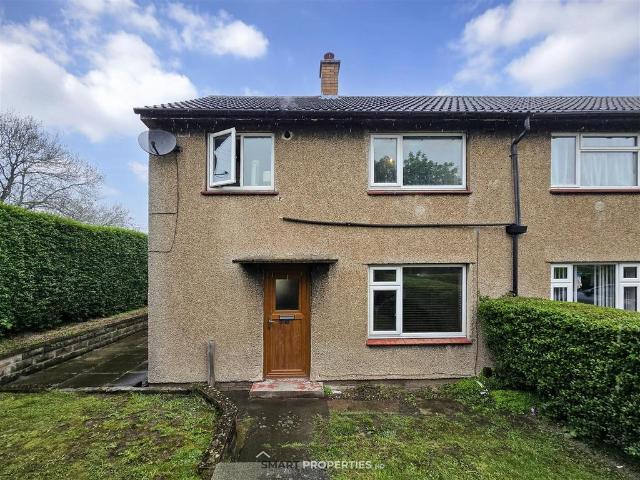 House for sale in Almondbury, West Yorkshire