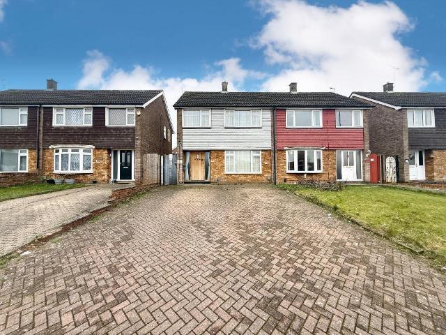 House for sale in Lewsey Farm, Luton
