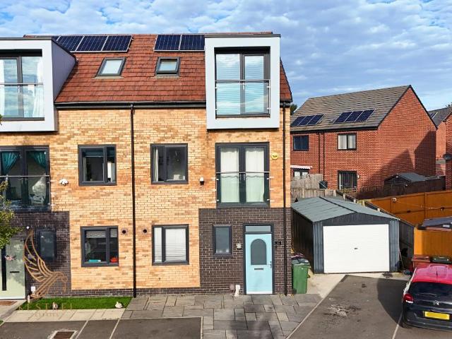 House for sale in South Elmsall, West Yorkshire