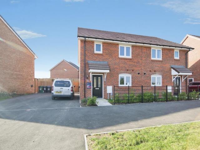 House for sale in Green Close, West Midlands