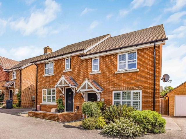 House for sale in Hampshire Farm, Spring Vale