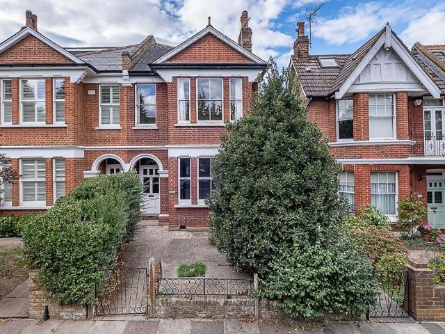 House for sale in East Sheen, Greater London